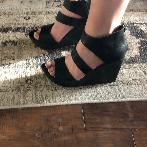 Black wedge sandals - Picture 7 of 9